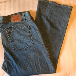 Levi’s 528 Curvy Boot